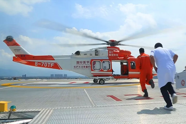 西安國際醫(yī)學(xué)中心緊急救援停機(jī)坪通過驗(yàn)收，空中120開啟綠色生命通道