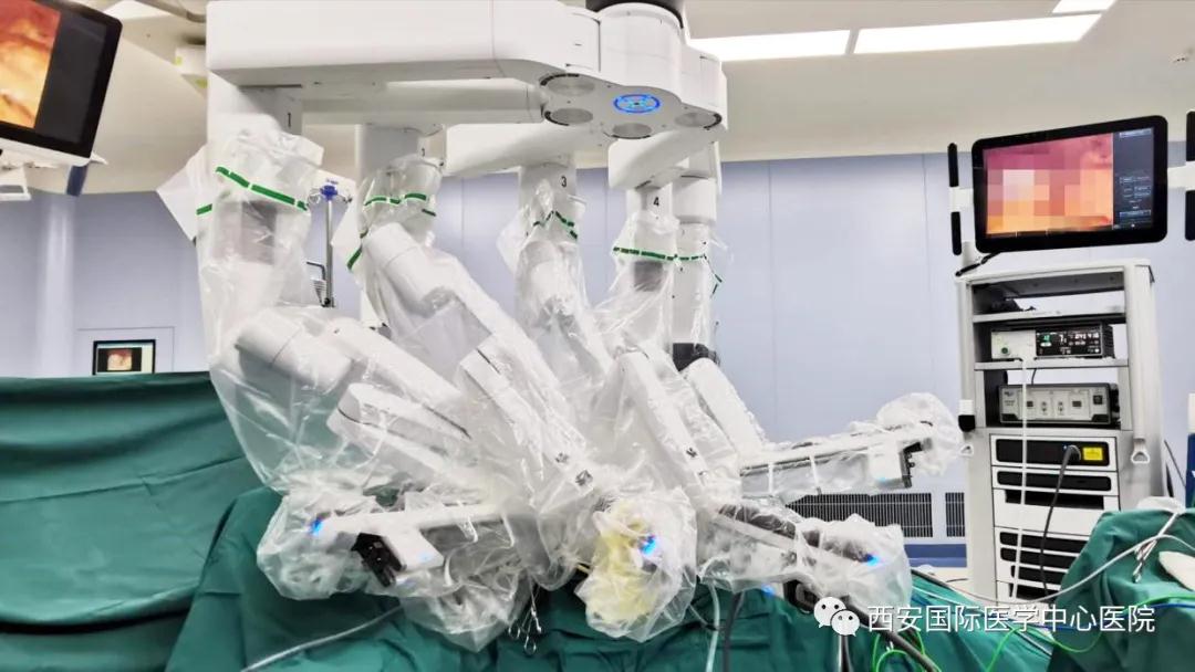 泌尿外科成功完成6例達芬奇機器人手術(shù)