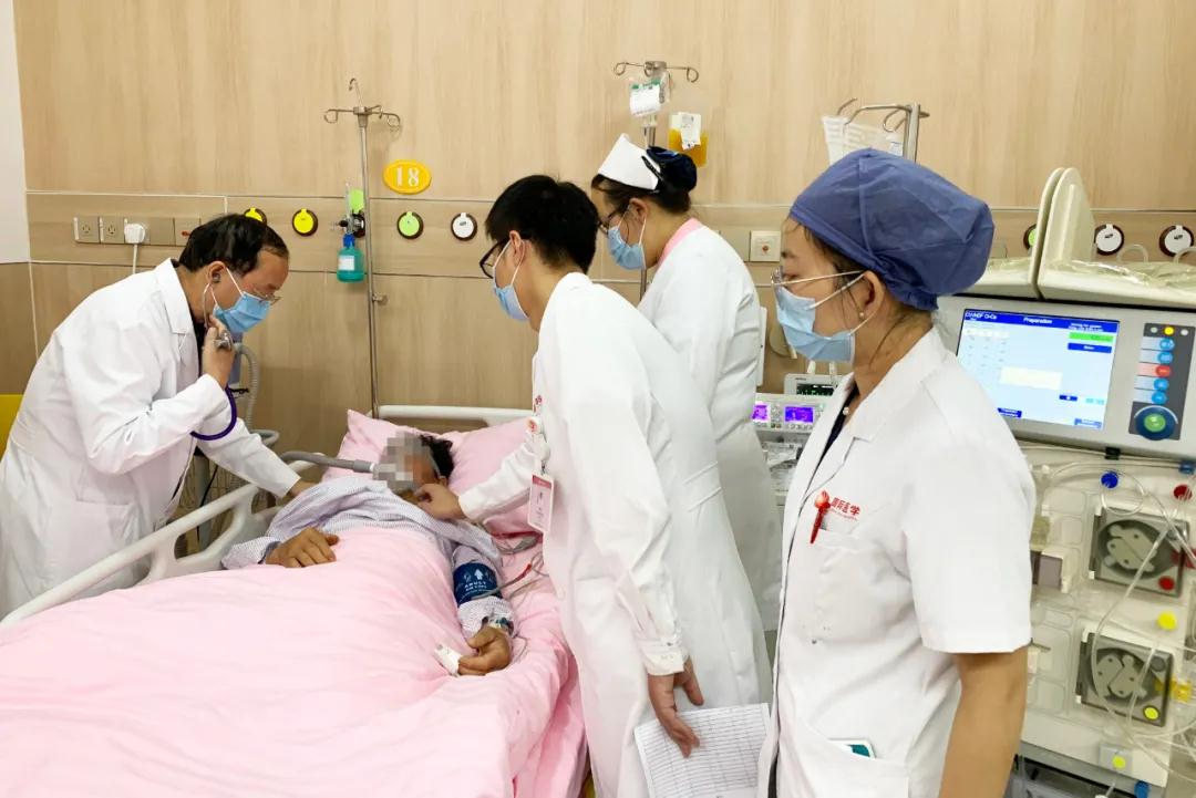 72小時(shí)緊急救治！64歲危重出血熱患者闖過生死關(guān)