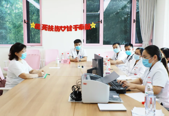 不掛號(hào)，解決多個(gè)問題，多學(xué)科MDT聯(lián)合門診讓更年期女性少跑腿，更安心！