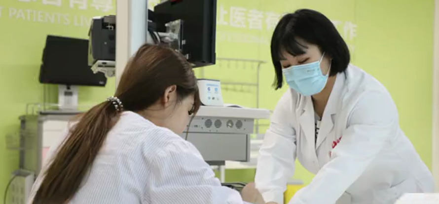 出院手續(xù)床前辦理，“移動結(jié)算車”便民又惠民！