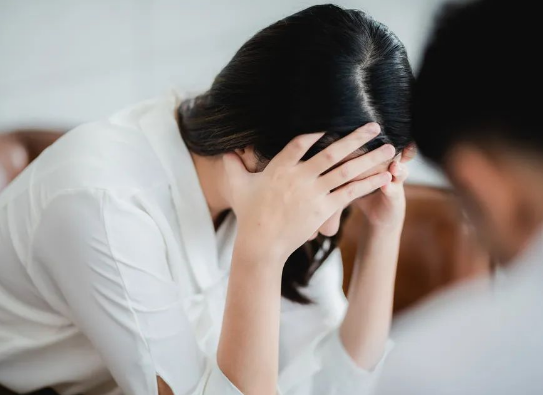 沒食欲、睡眠差、全身乏……這些“長新冠”癥狀有可能是心理疾病撥打96999-3可免費咨詢