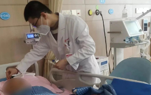 危急重癥、“大白肺” 90%以上恢復(fù)良好，他們?nèi)绾巫龅降模?>
				             </a>
                <div   id=