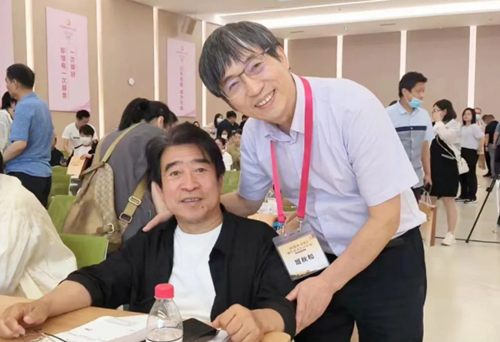 “醫(yī)”往情深15載！一位基層“輪椅”醫(yī)生和醫(yī)學(xué)大咖的故事