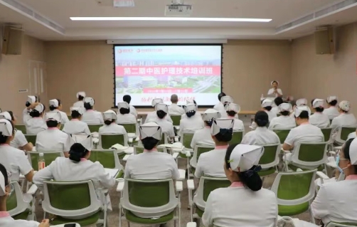 辨證、貼敷、耳穴……解鎖中醫(yī)護(hù)理“新技能”